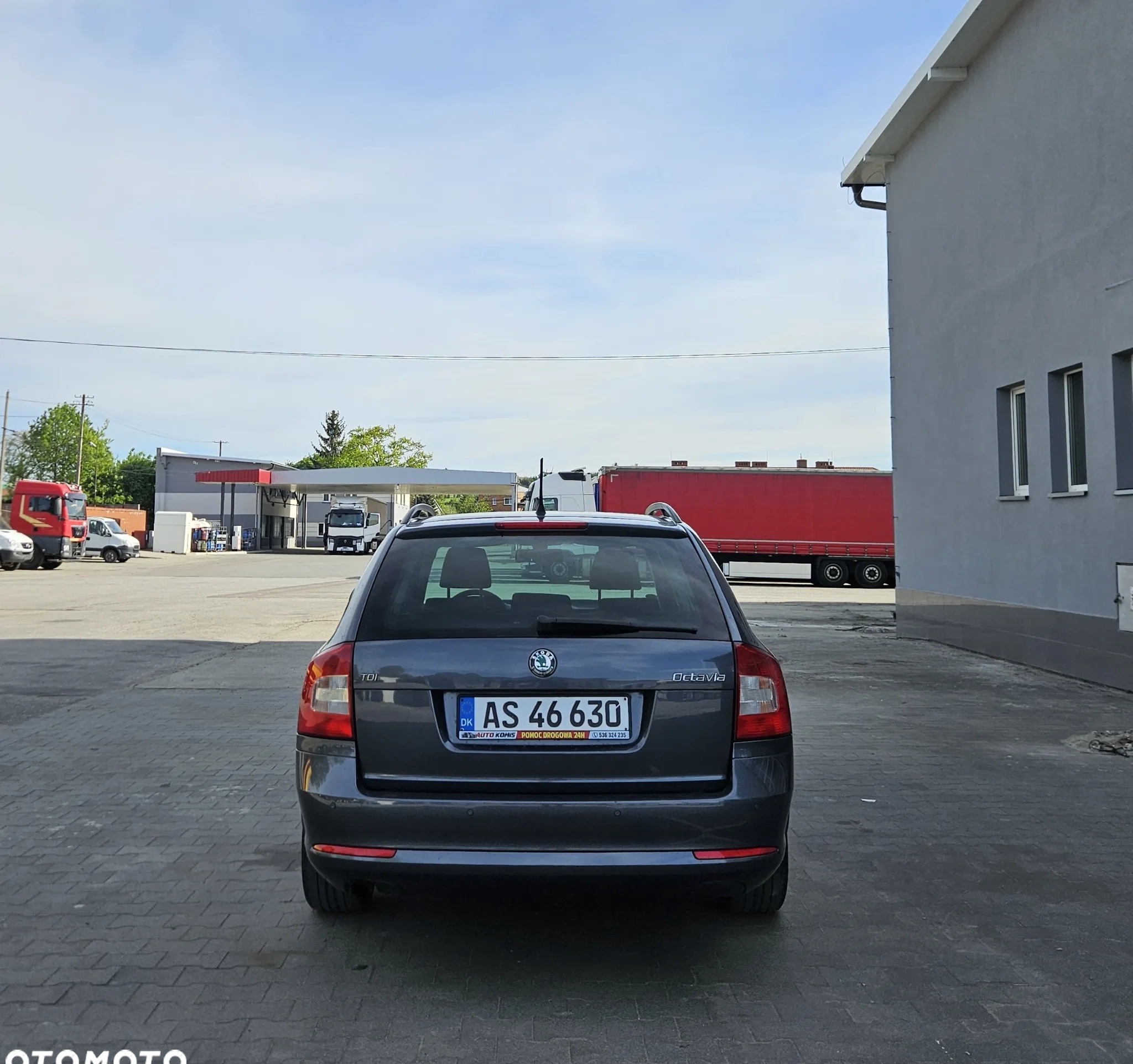 Skoda Octavia cena 22900 przebieg: 217000, rok produkcji 2011 z Miechów małe 154